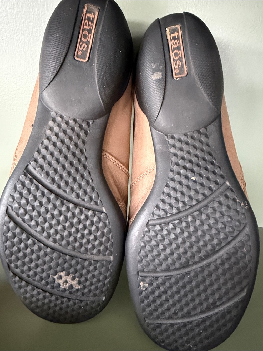 Taos Women's Beige Shoes - Size 8 - Picture 8 of 8